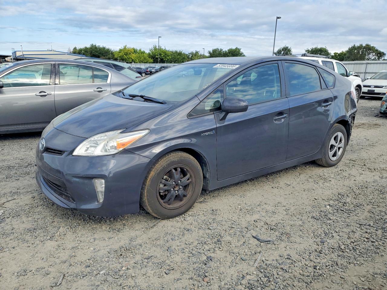Salvage Toyota Prius Image