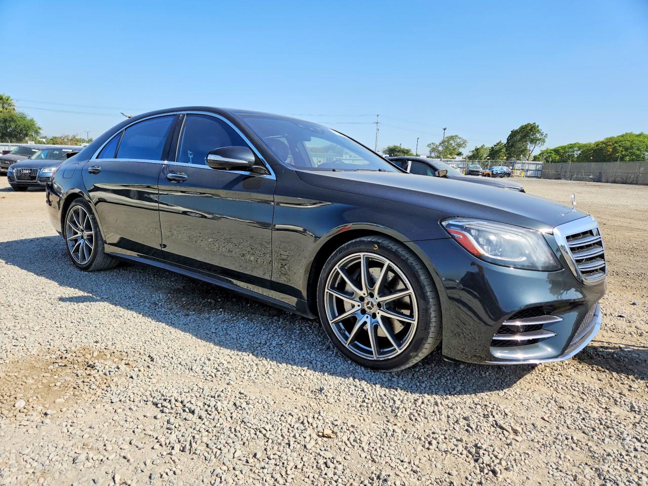 Mercedes-Benz S-Class 560