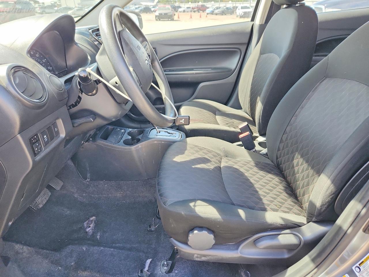 Mitsubishi Mirage Es