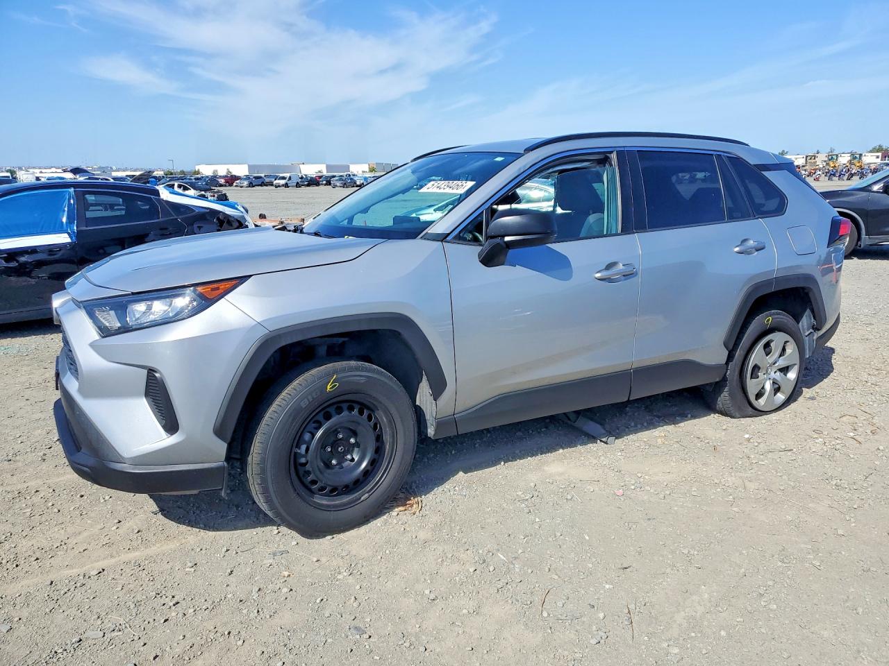 Salvage Toyota RAV4 Image