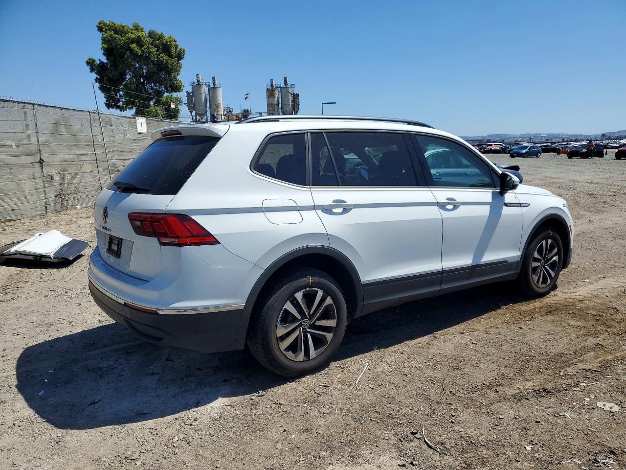 Volkswagen Tiguan S