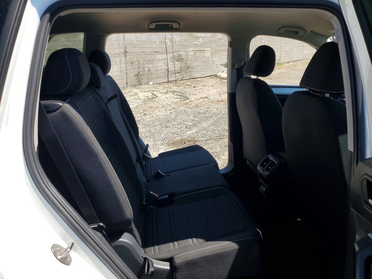 Volkswagen Tiguan S