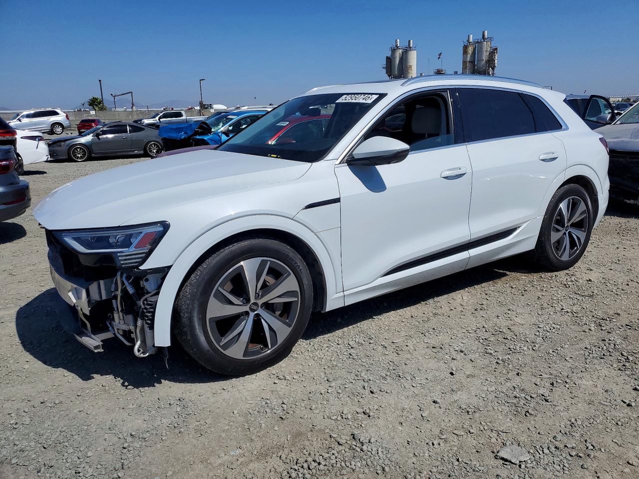 Salvage Audi Q8 Image