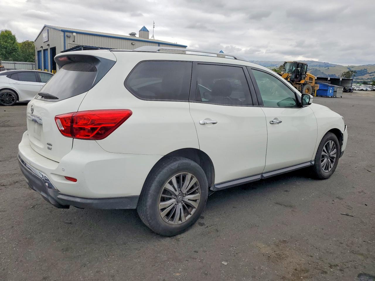 Nissan Pathfinder Sv