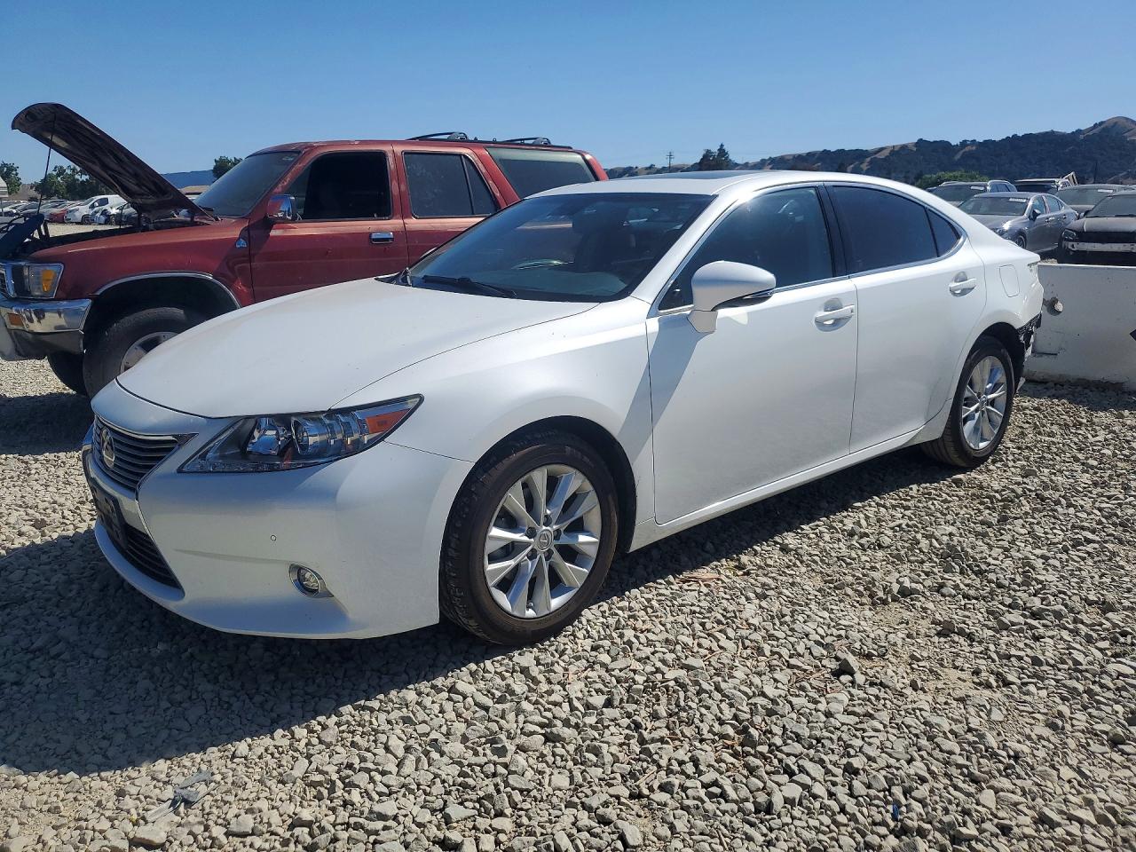 Salvage Lexus Es Image