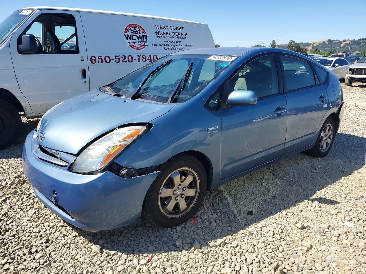Salvage Toyota Prius Image