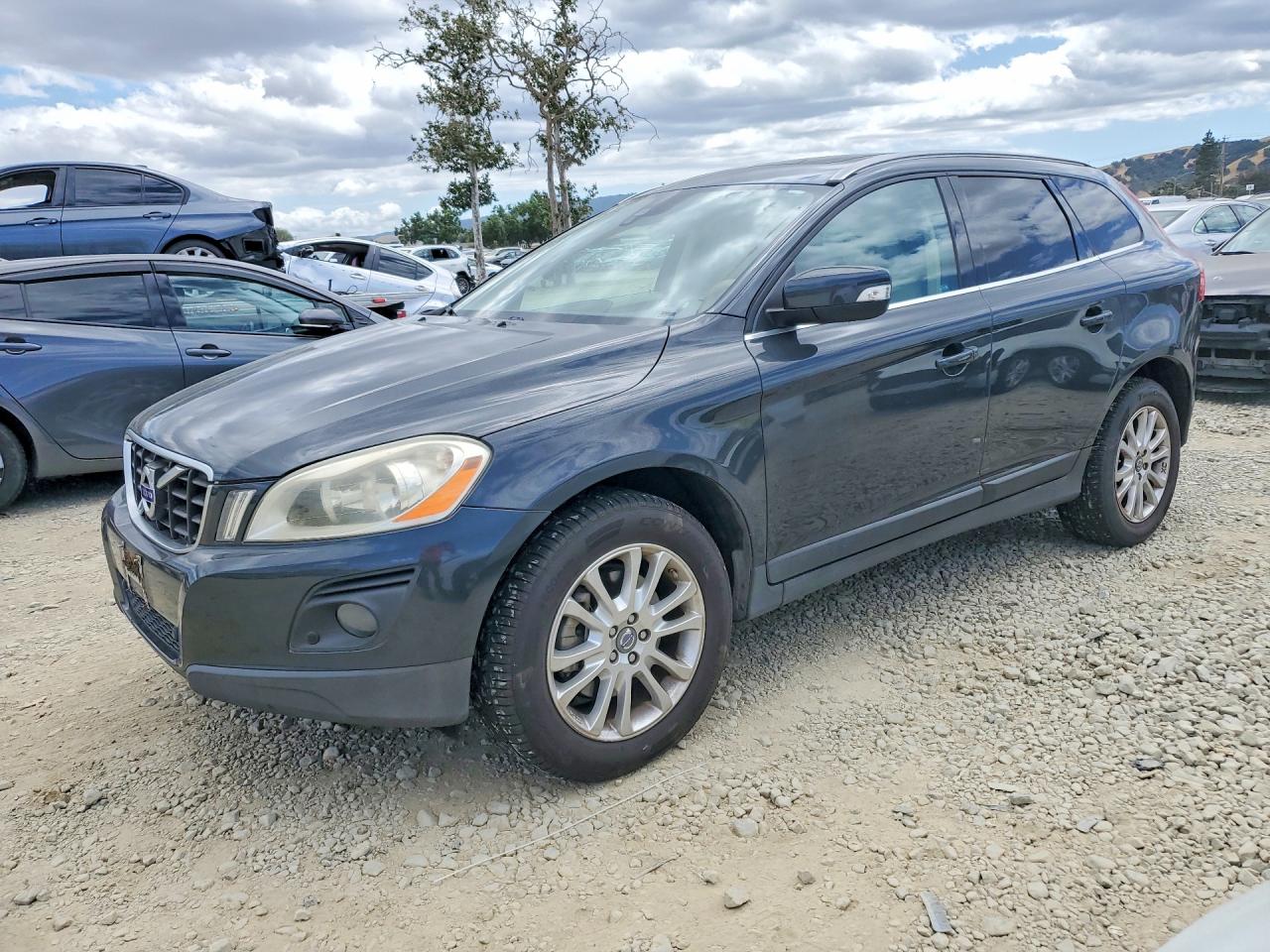 Salvage Volvo XC60 Image