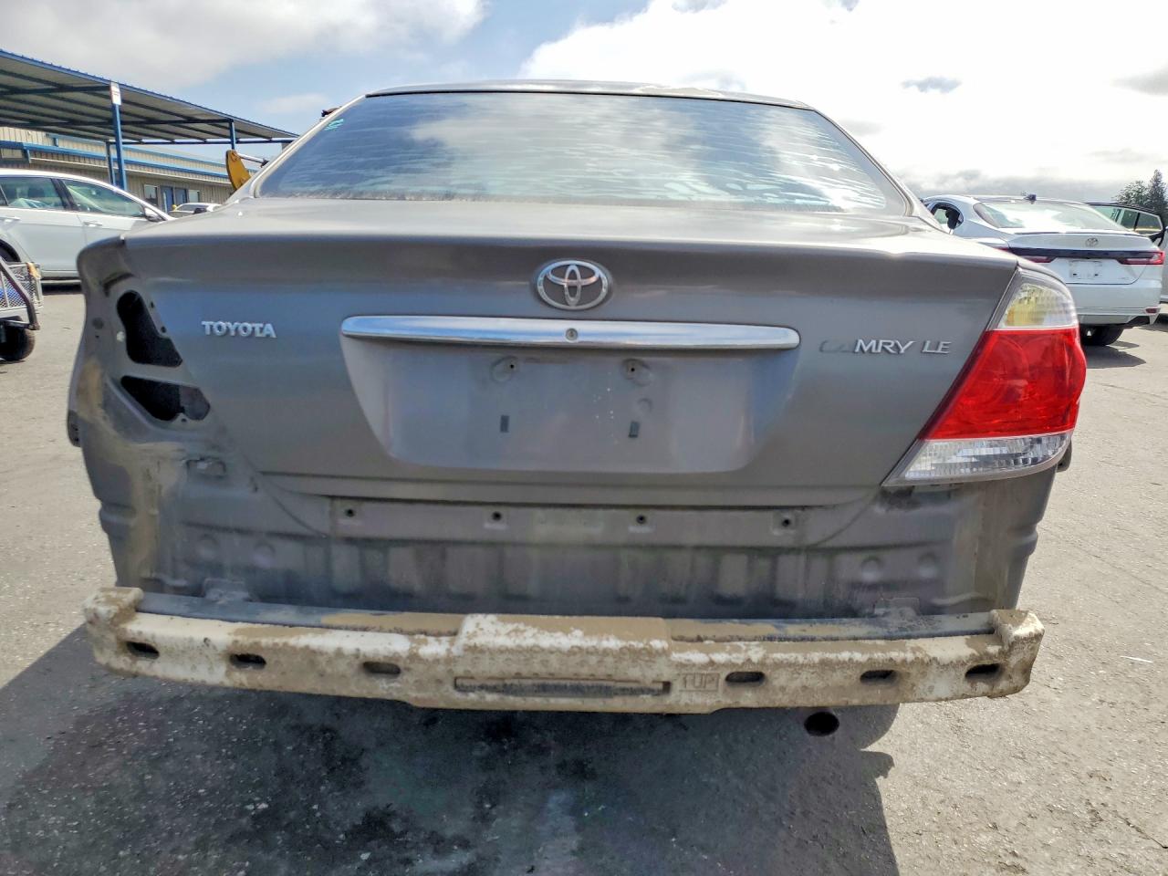 Toyota Camry Le