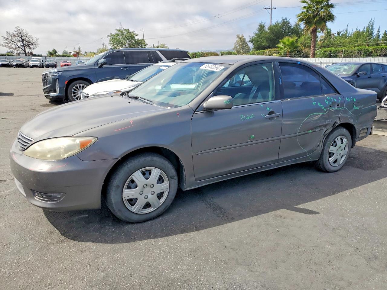 Salvage Toyota Camry Image