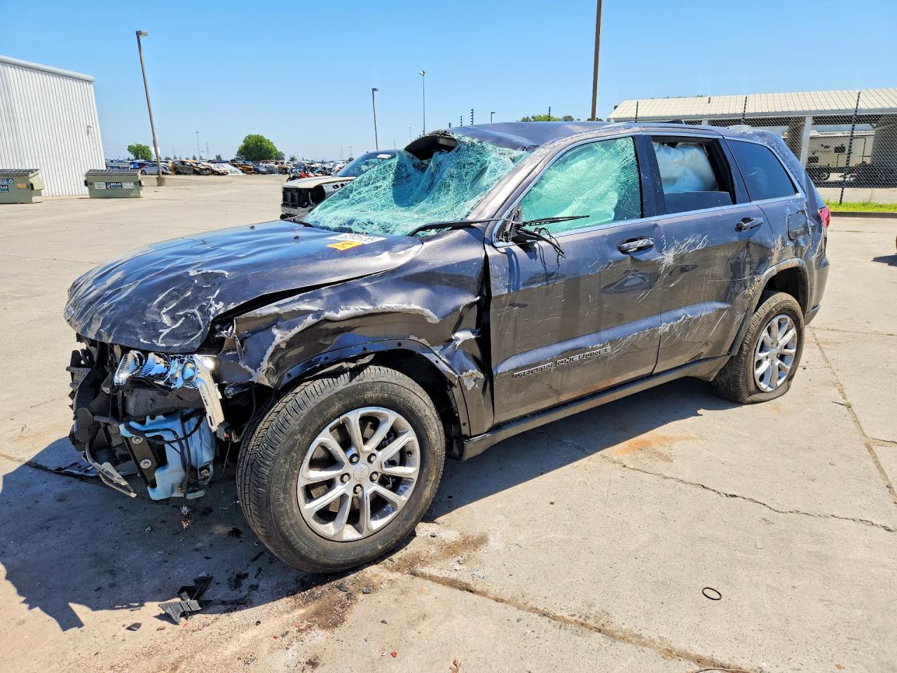 Salvage Jeep Cherokee Image
