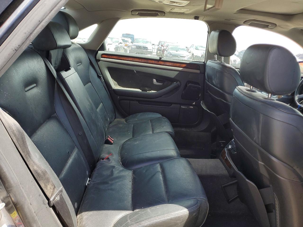 Audi A8 L Quattro