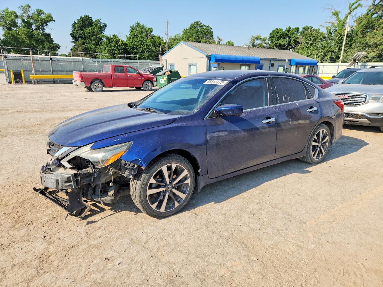 Salvage Nissan Altima Image