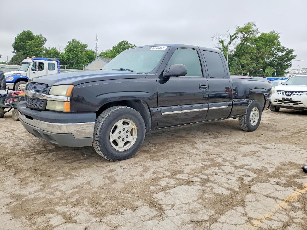 Salvage Chevrolet Silverado Image