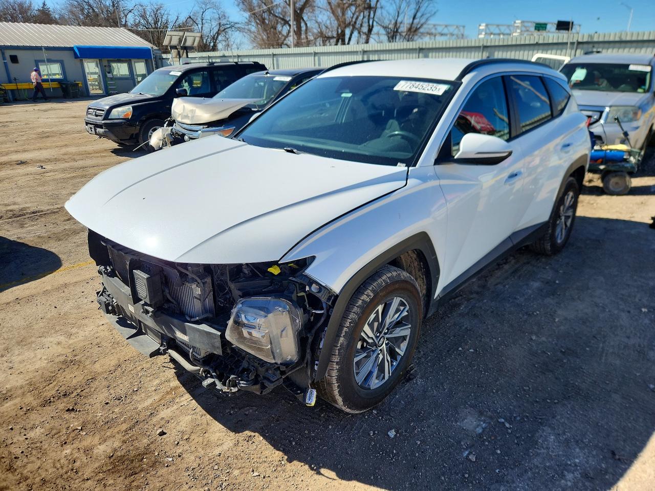 Salvage Hyundai TUCSON Image