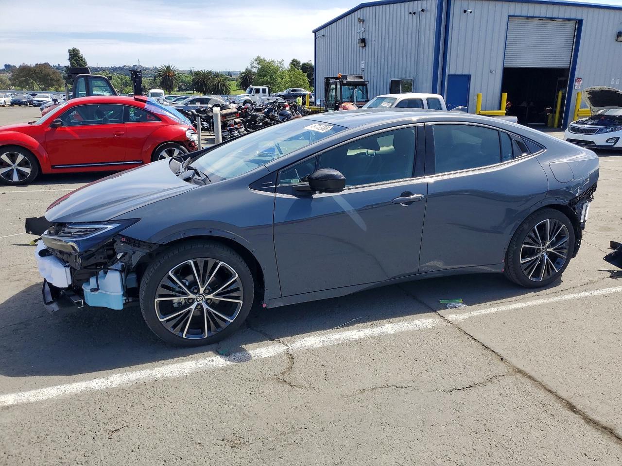 Salvage Toyota Prius Image