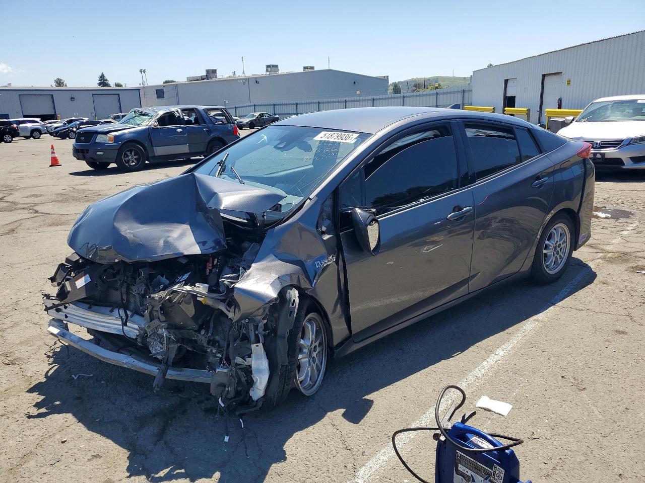 Salvage Toyota Prius Image