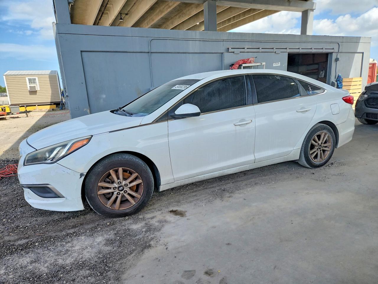Salvage Hyundai SONATA Image
