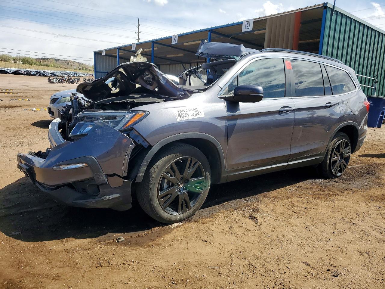 Salvage Honda Pilot Image