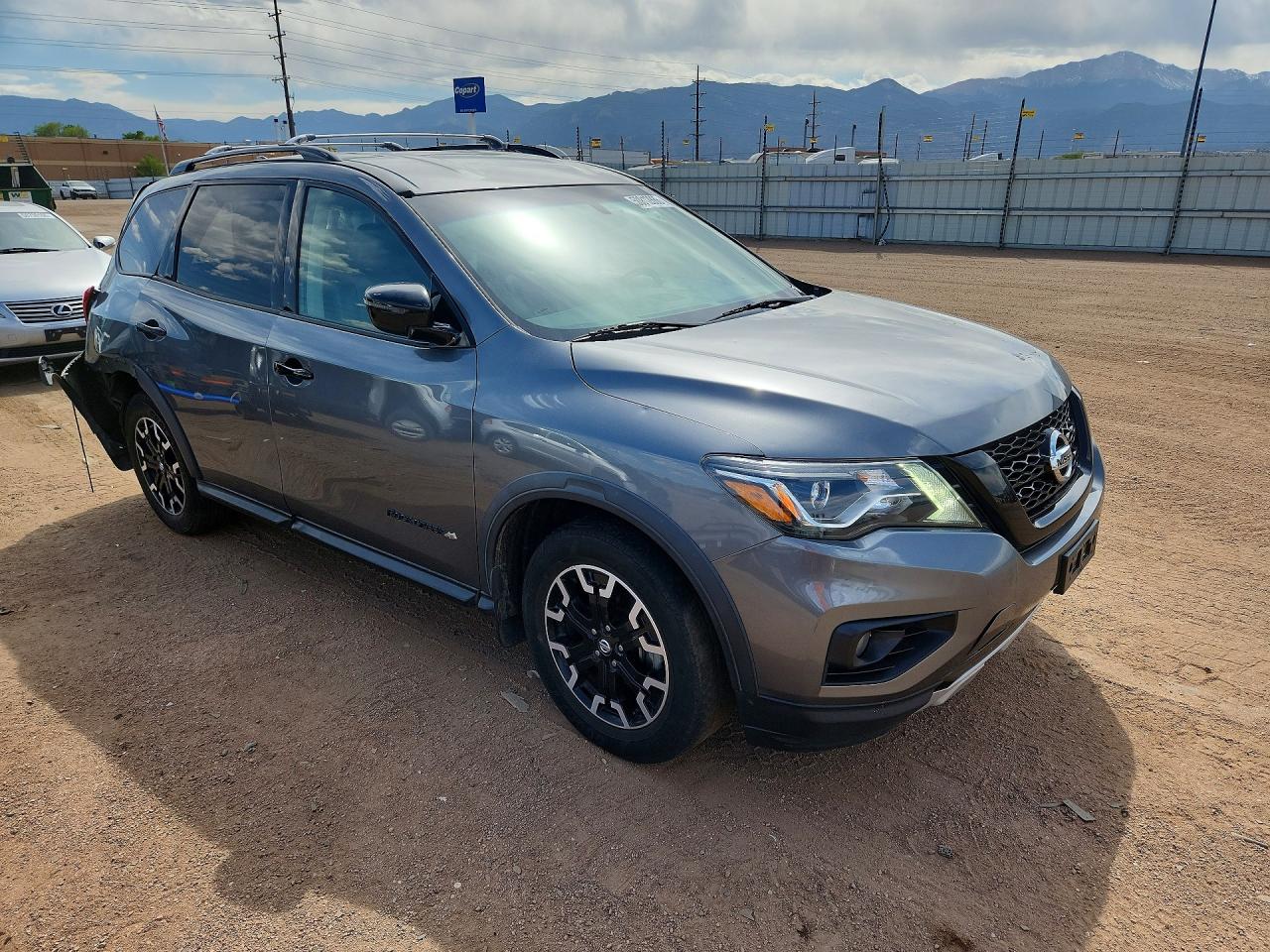 Nissan Pathfinder Sv