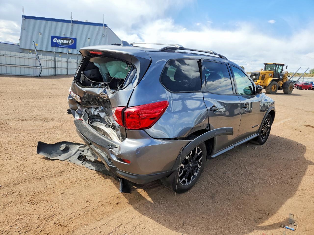 Nissan Pathfinder Sv