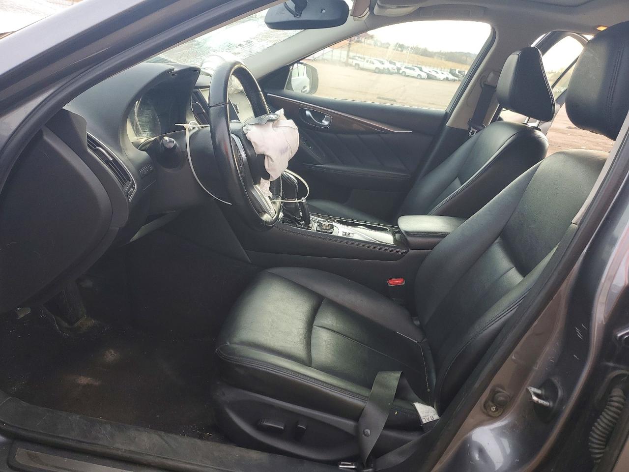 INFINITI Q50 Luxe