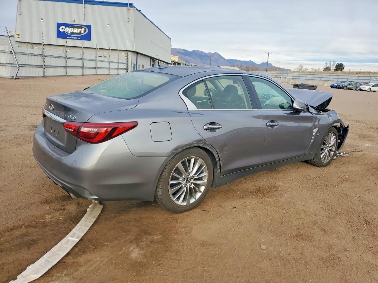 INFINITI Q50 Luxe