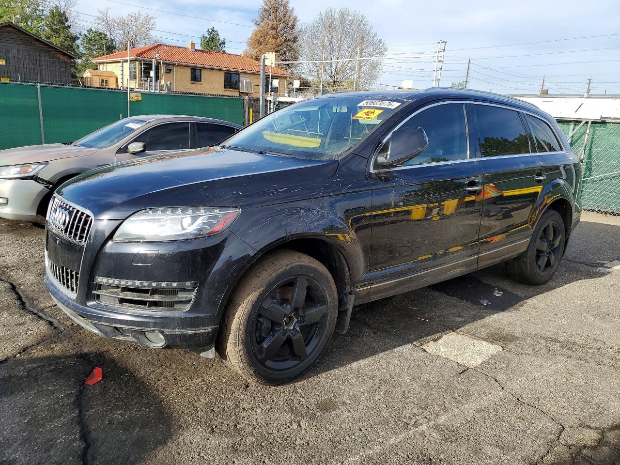 Salvage Audi Q7 Image
