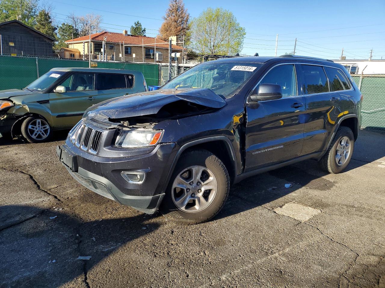 Salvage Jeep Cherokee Image