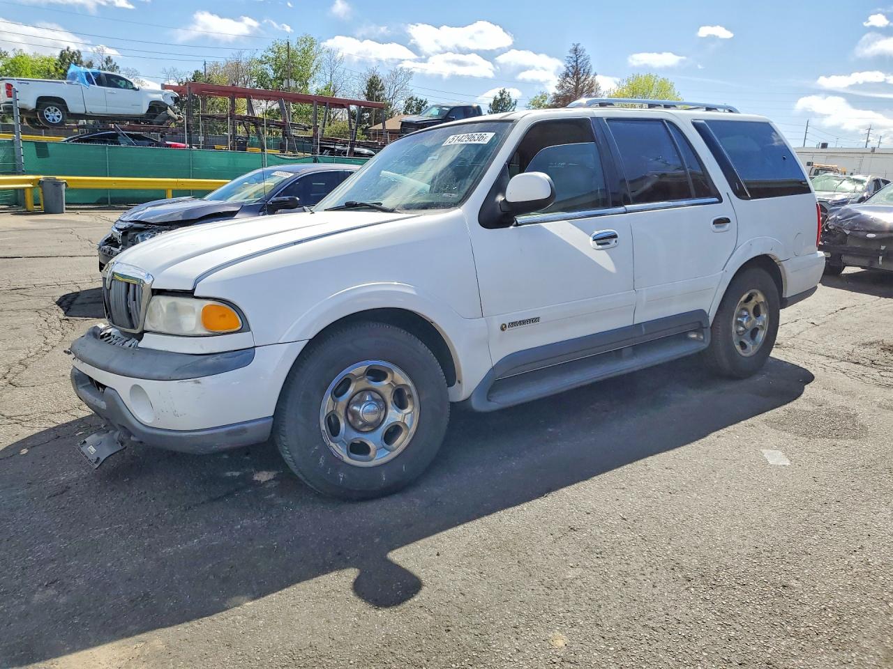 Salvage Lincoln Navigator Image