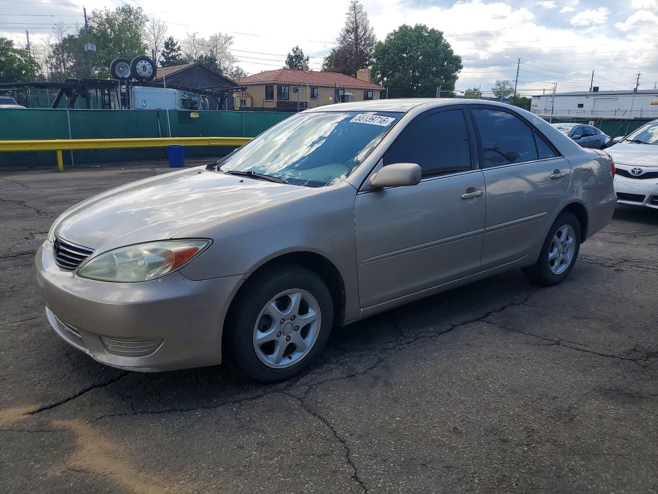 Salvage Toyota Camry Image