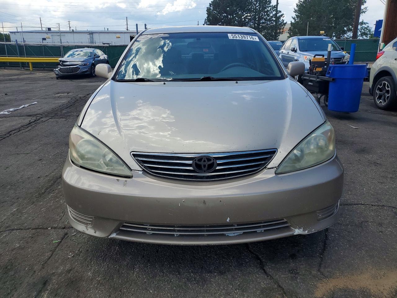 Toyota Camry Le