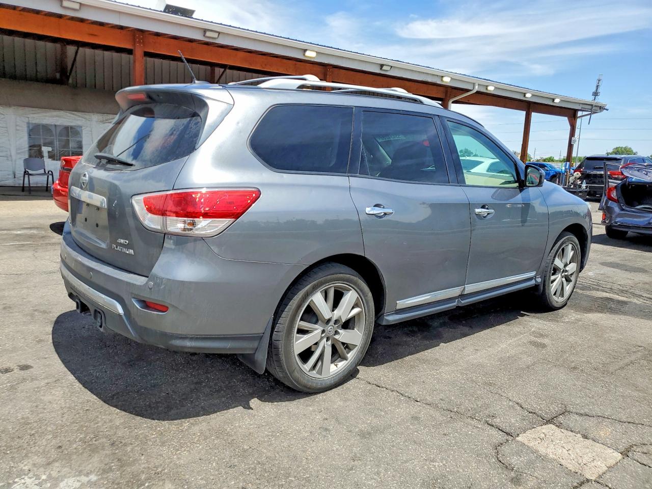 Nissan Pathfinder S
