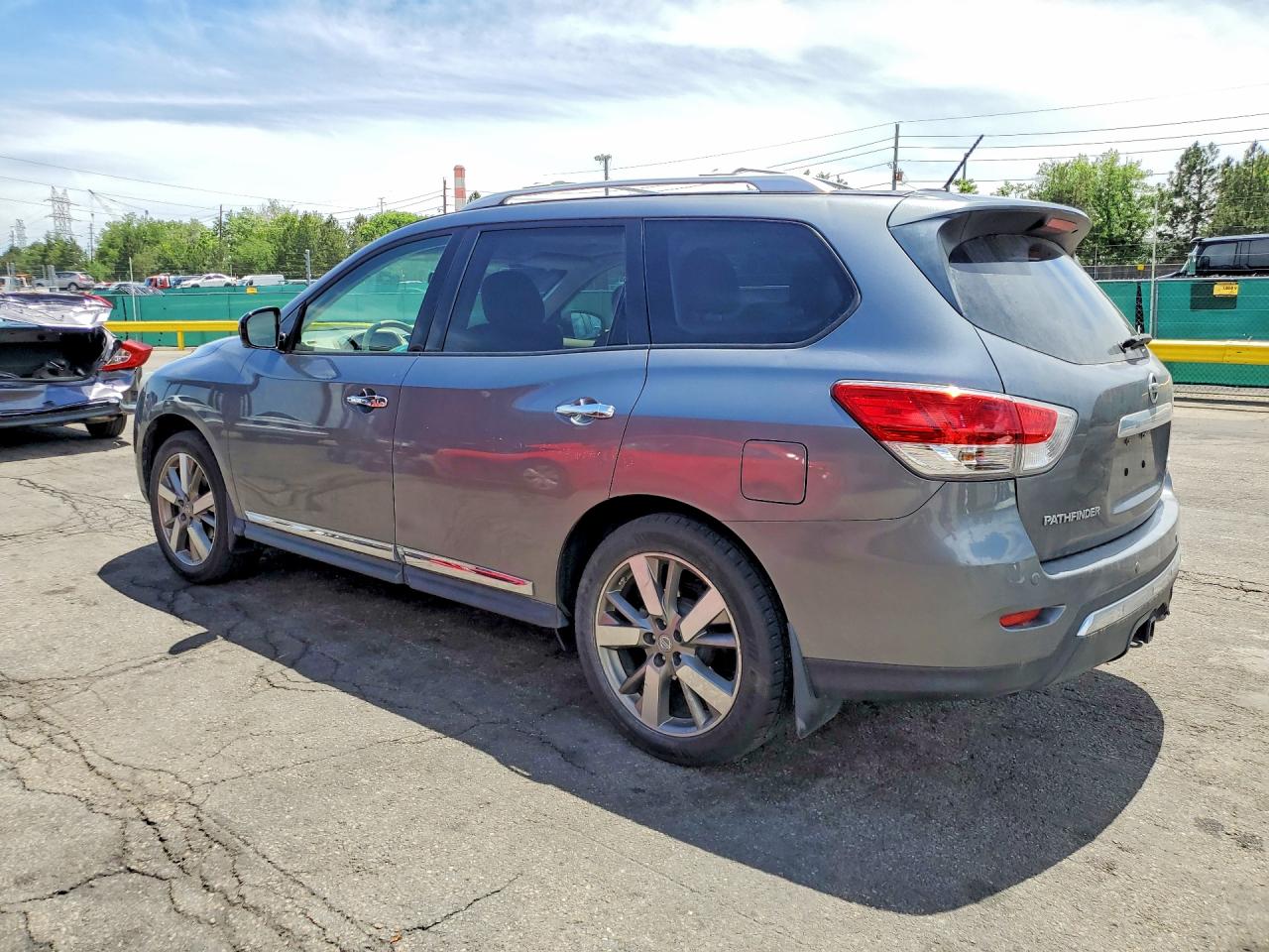 Nissan Pathfinder S