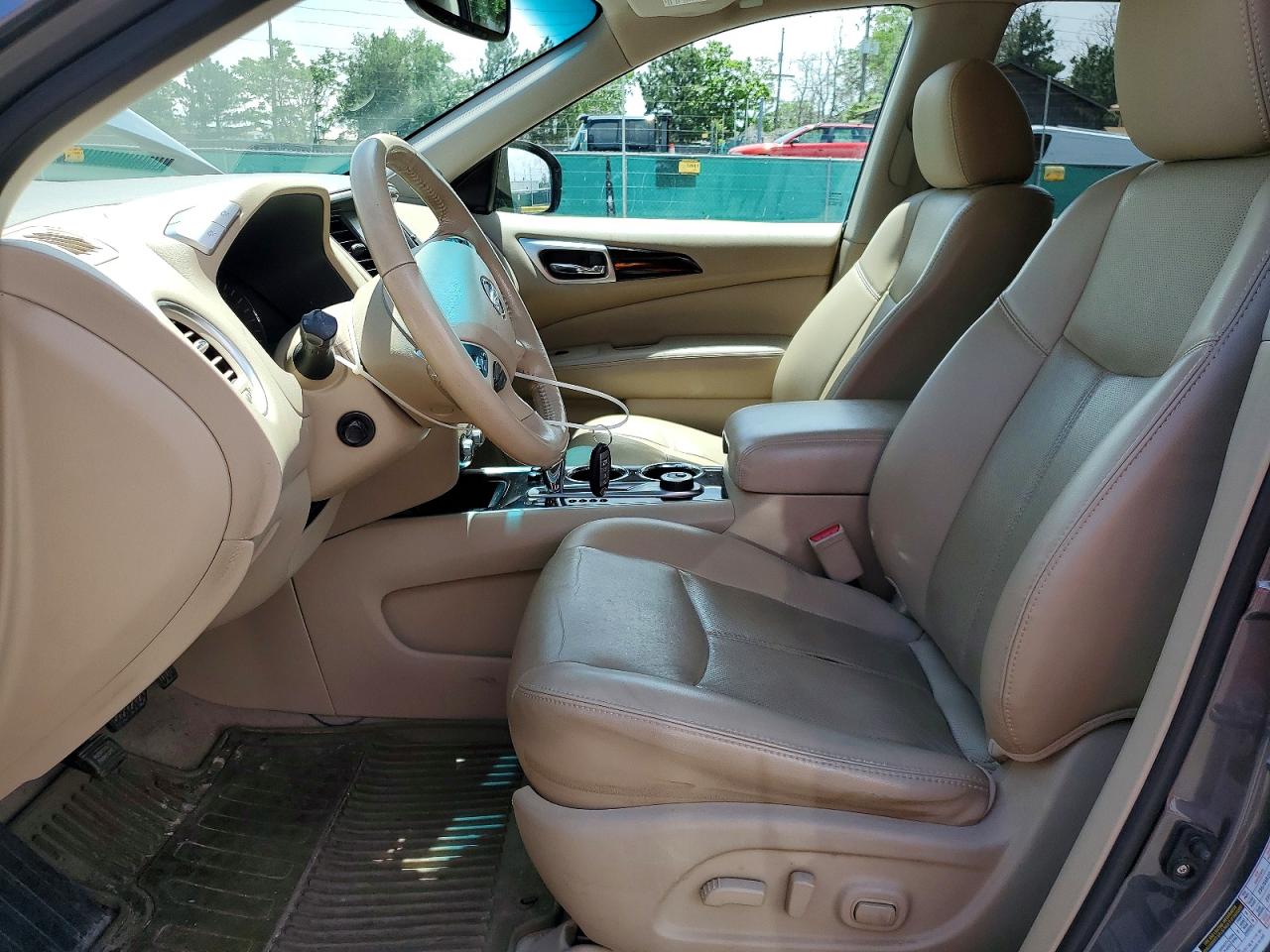 Nissan Pathfinder S