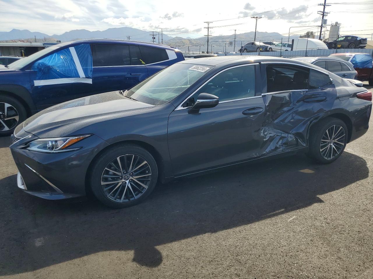 Salvage Lexus Es Image