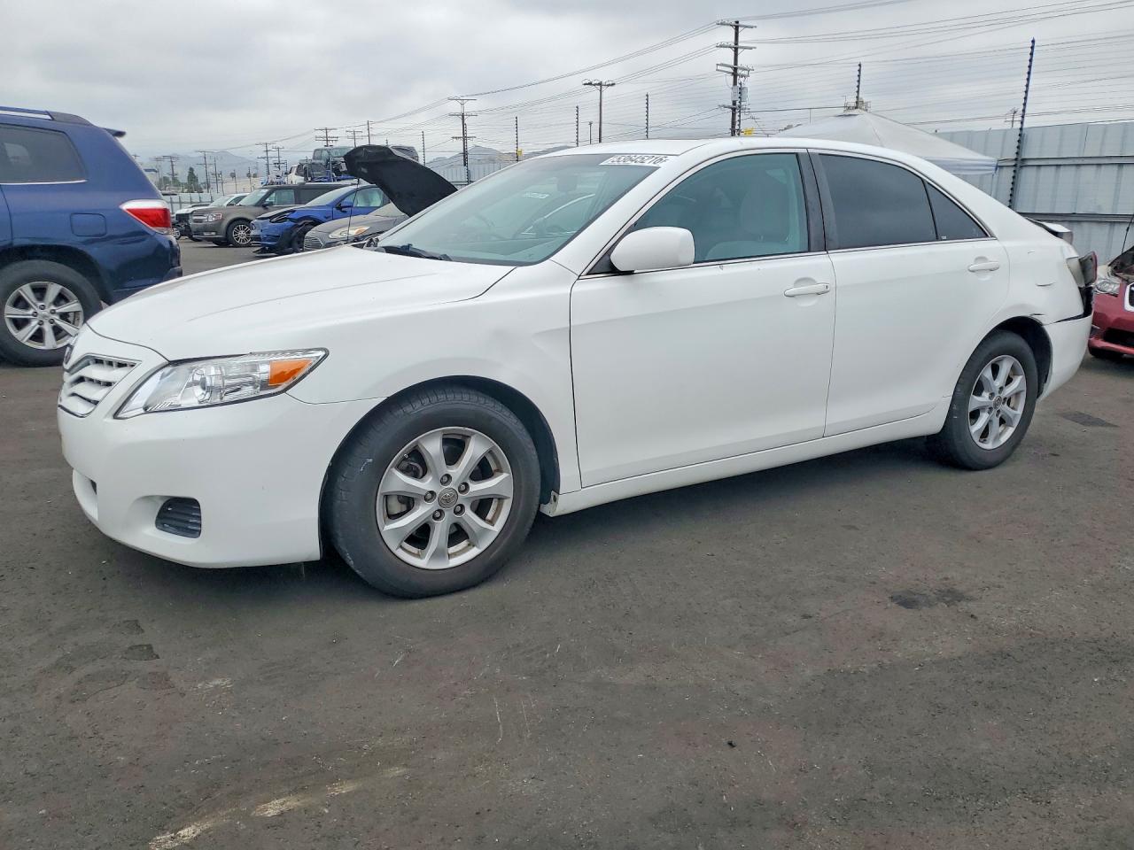 Salvage Toyota Camry Image