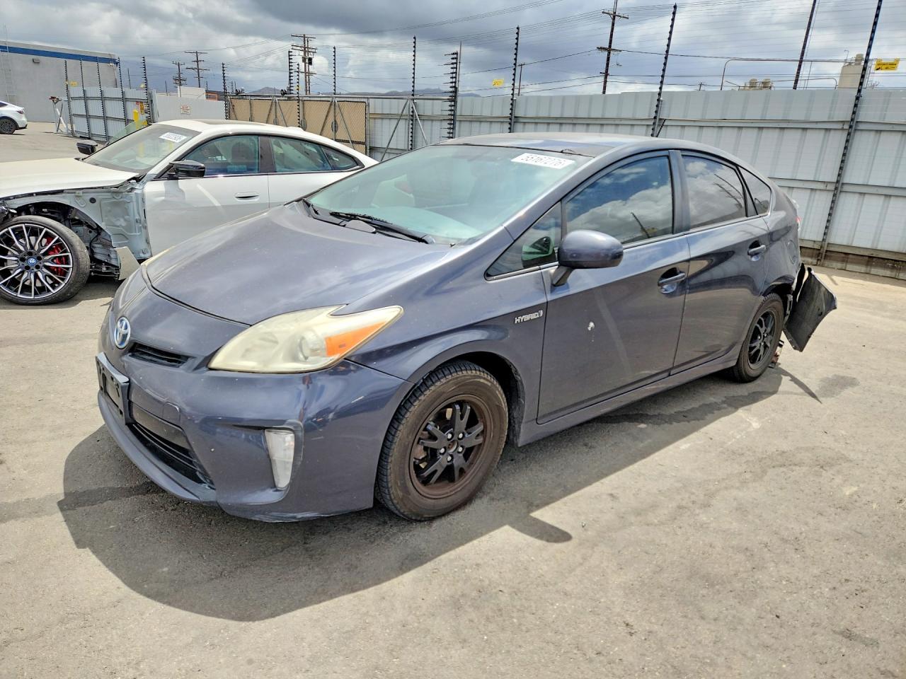 Salvage Toyota Prius Image