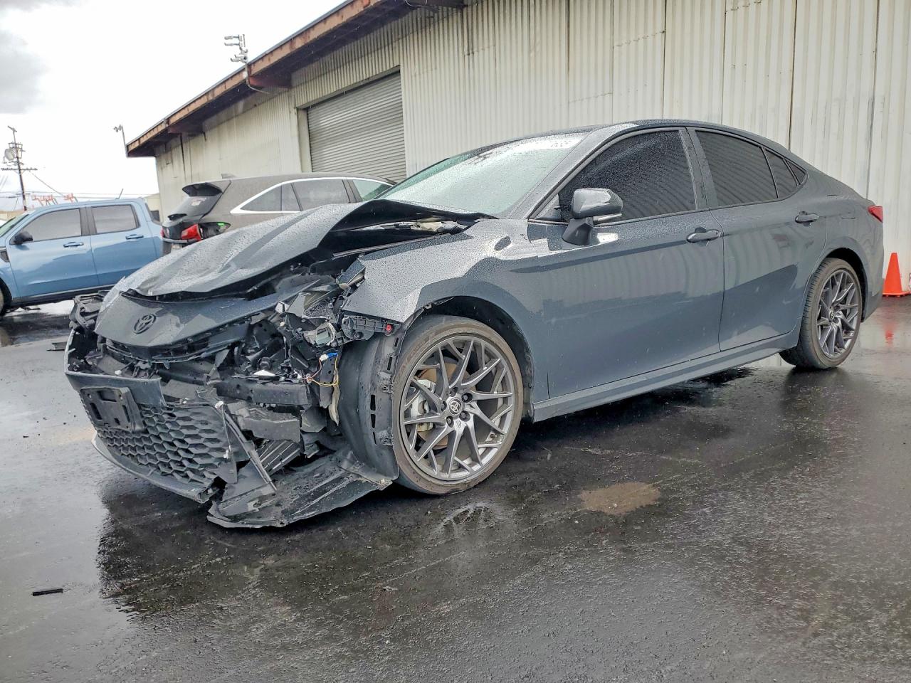 Salvage Toyota Camry Image