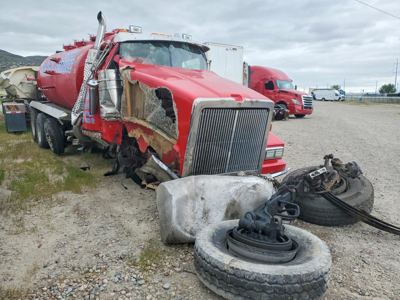 Salvage Western Star Auto Car Conventional Image