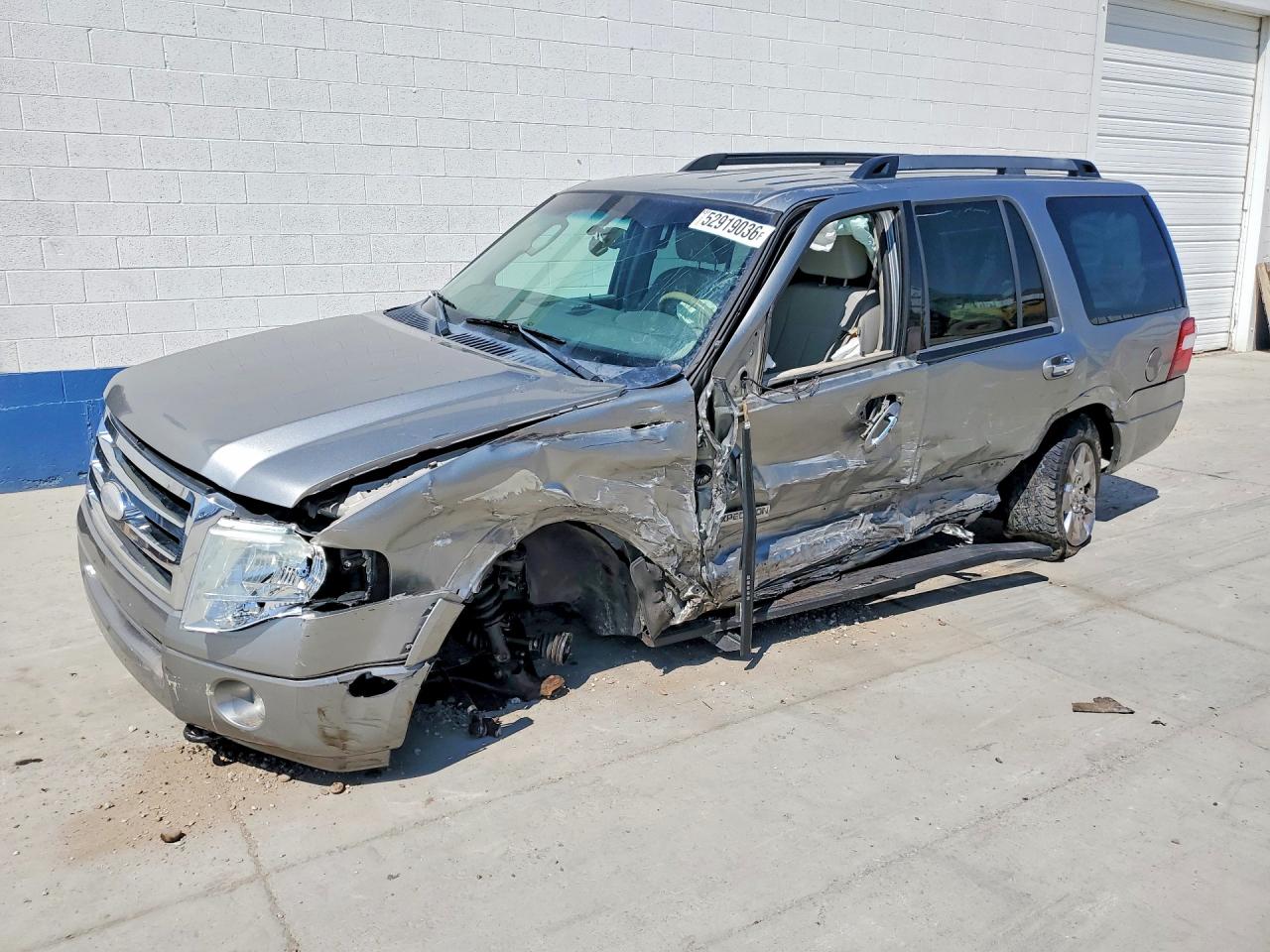 Salvage Ford Expedition Image