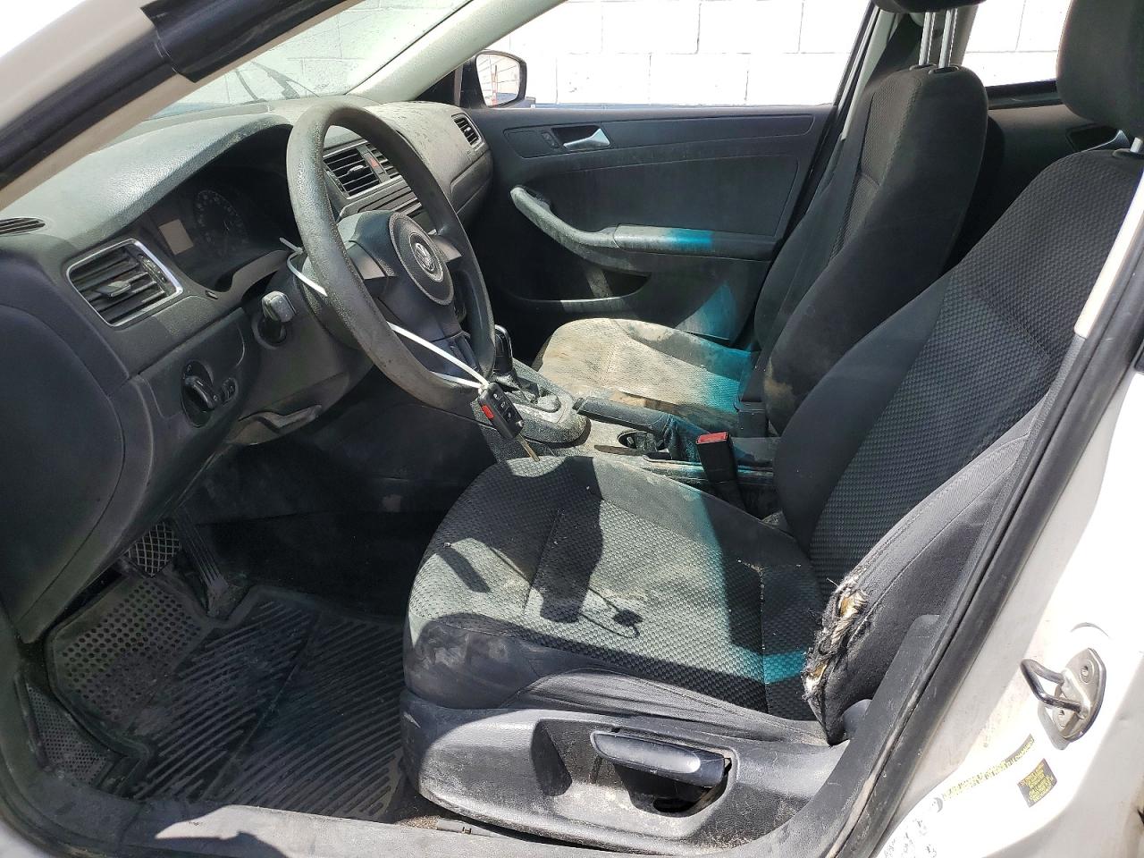 Volkswagen Jetta Base