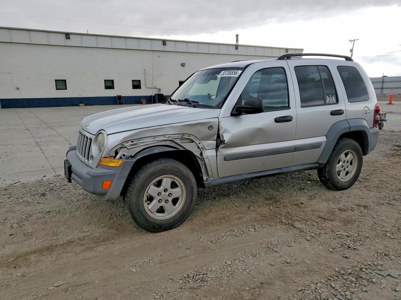 Salvage Jeep Liberty Image