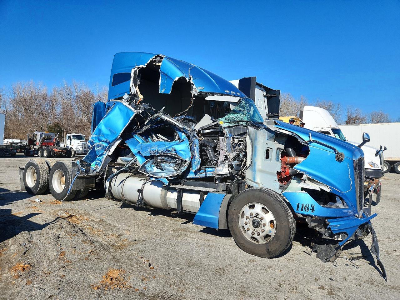 Salvage Kenworth Construction Image