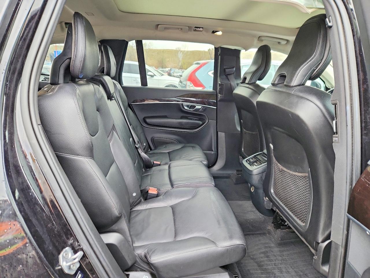 Volvo XC90 T6 Momentum