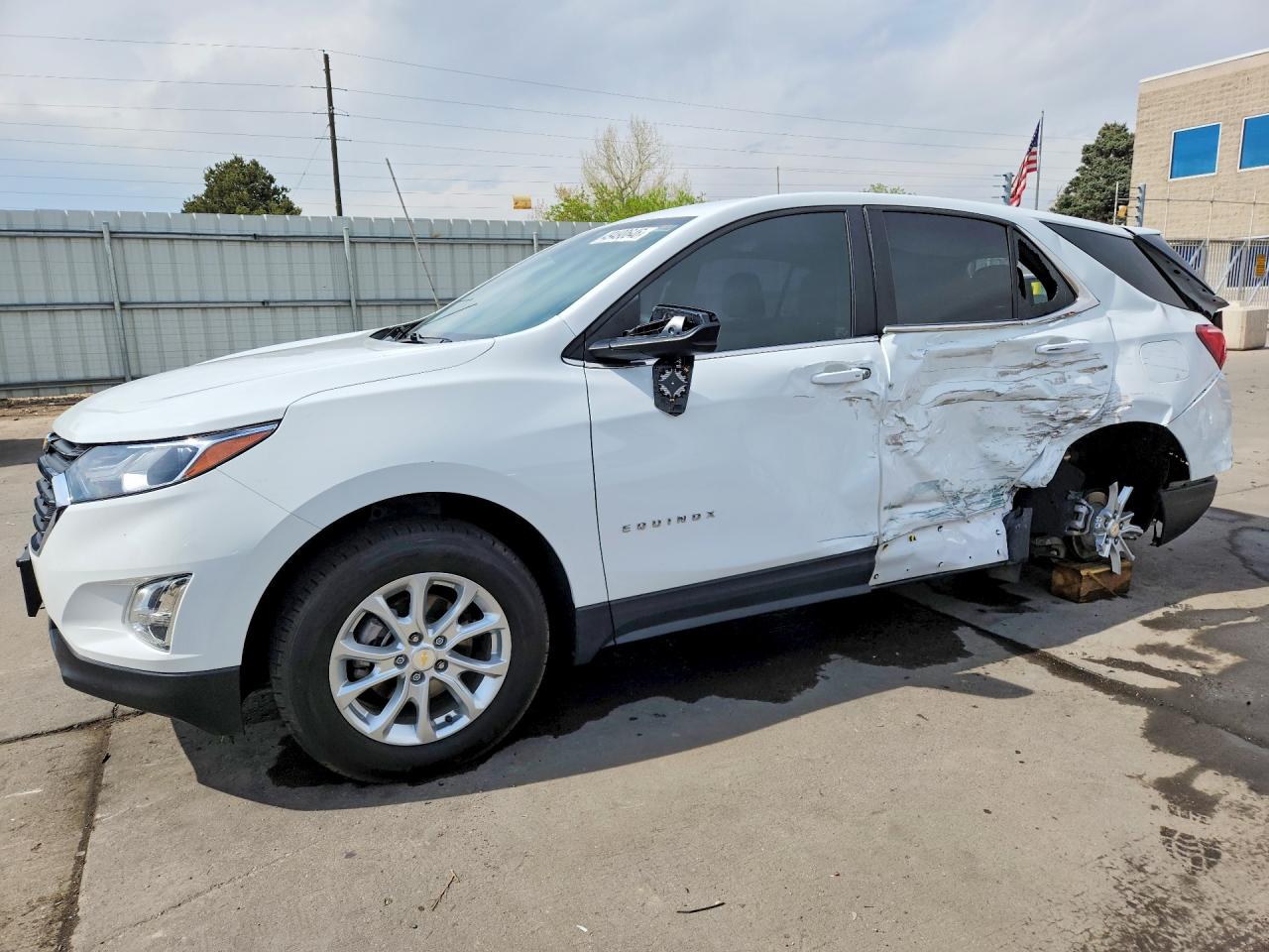 Salvage Chevrolet Equinox Image