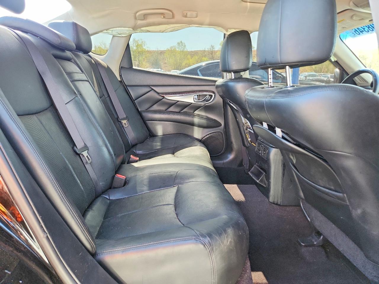 INFINITI M37 X