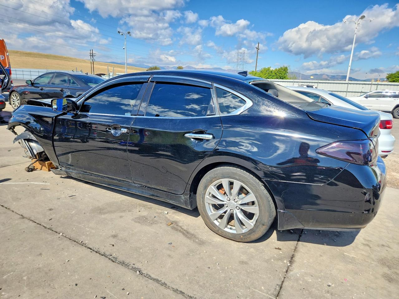 INFINITI M37 X