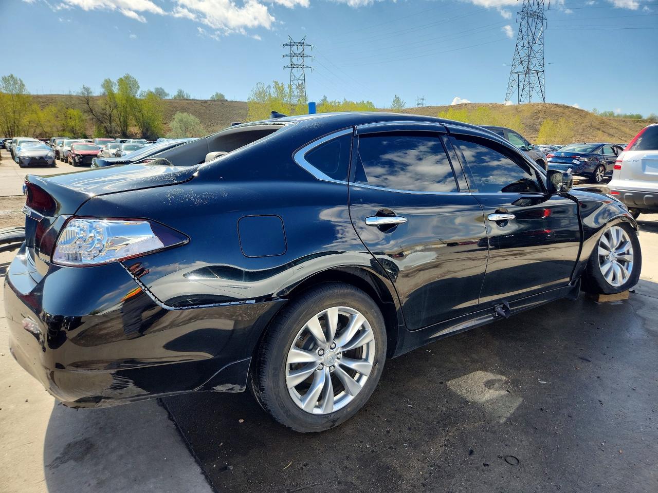 INFINITI M37 X