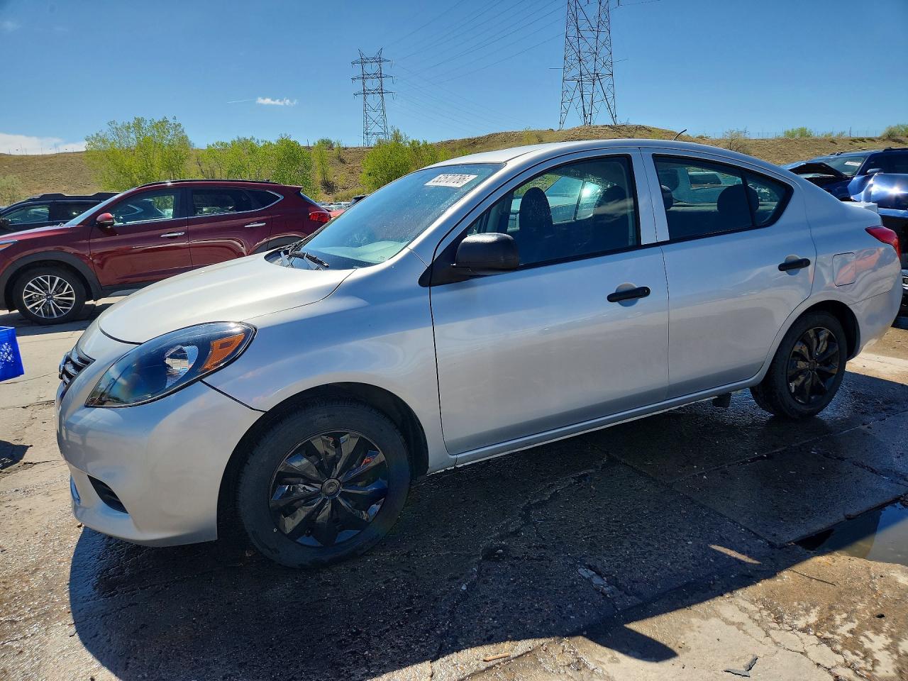Salvage Nissan Versa Image