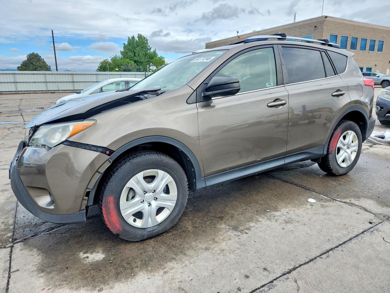 Salvage Toyota RAV4 Image